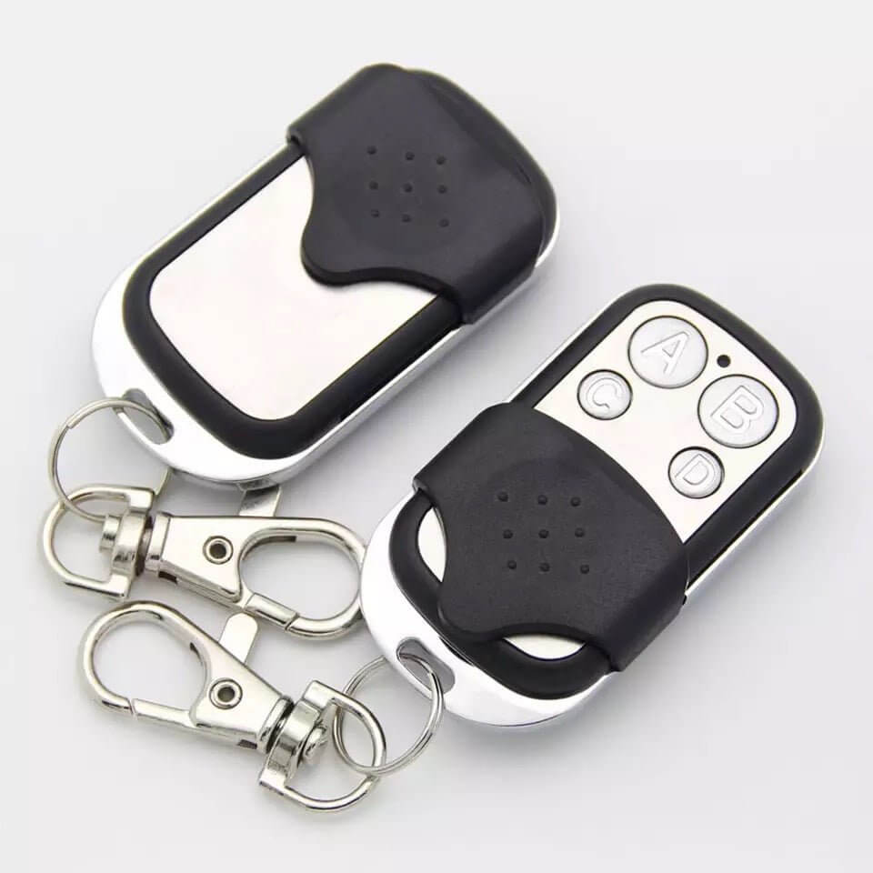 Boss BHT3 HT3 433MHz compatible garage door remotes with key rings and battery included, suitable for Garageway systems.